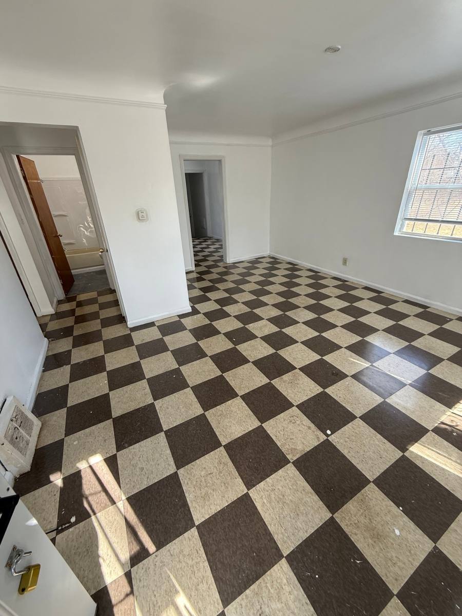 House for rent at 345 E Baltimore Blvd, Flint, MI 48505