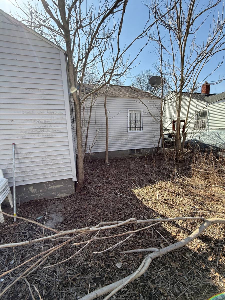 House for rent at 345 E Baltimore Blvd, Flint, MI 48505