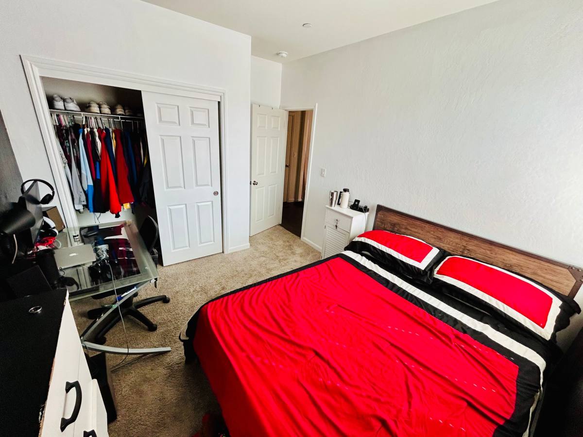 House for rent at 6598 E Lamona Ave, Fresno, CA 93727