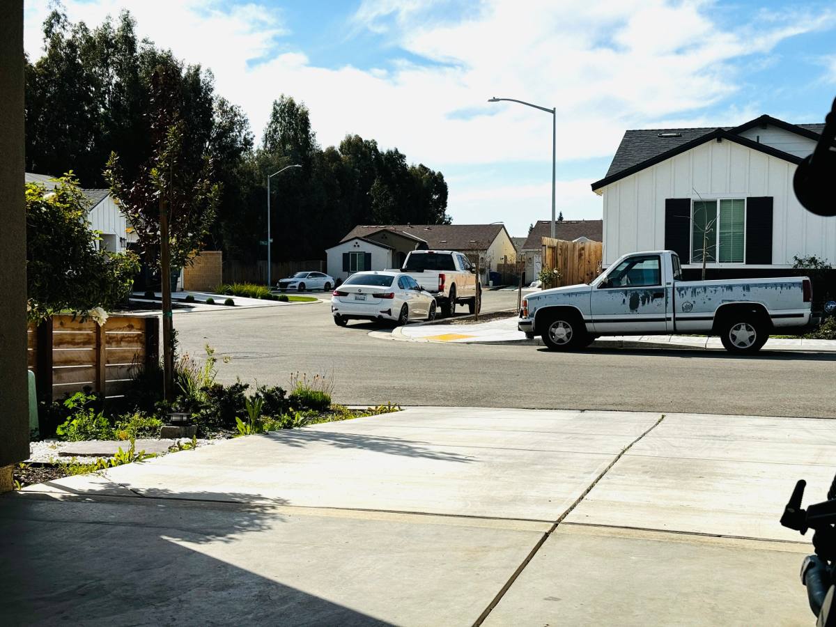 House for rent at 6598 E Lamona Ave, Fresno, CA 93727