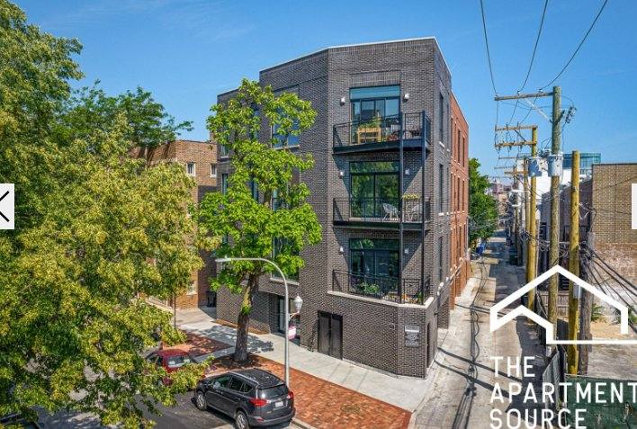 Apartment for rent at 1052 W Cornelia Ave #4, Chicago, IL 60657
