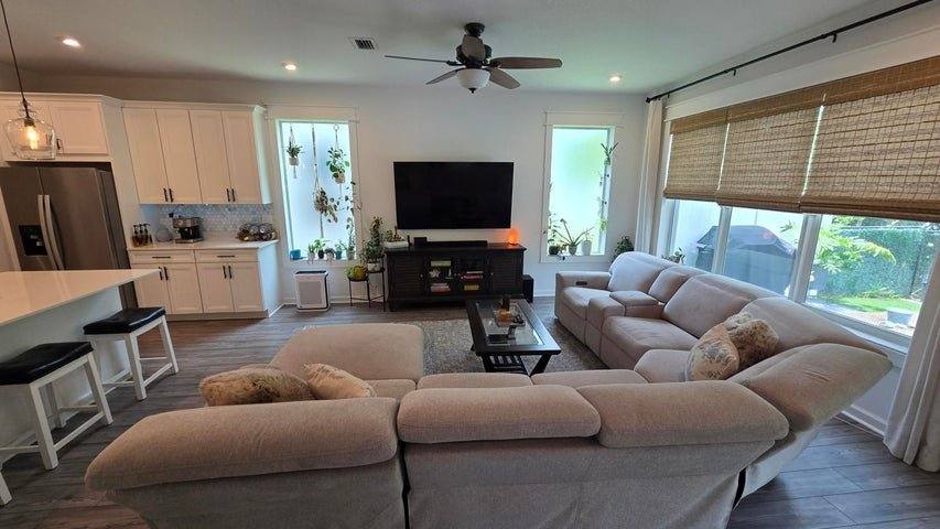 House for rent at 6668 Pointe of Woods Dr, West Palm Beach, FL 33413