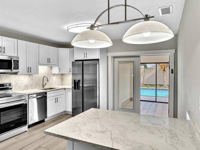 Townhouse for rent at 541 NE 18th St, Boca Raton, FL 33432