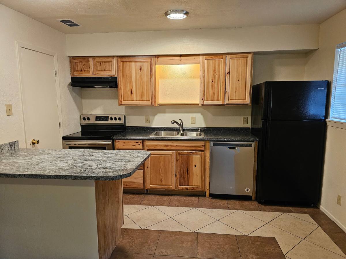 House for rent at 2942 Bernice St, Longview, TX 75604