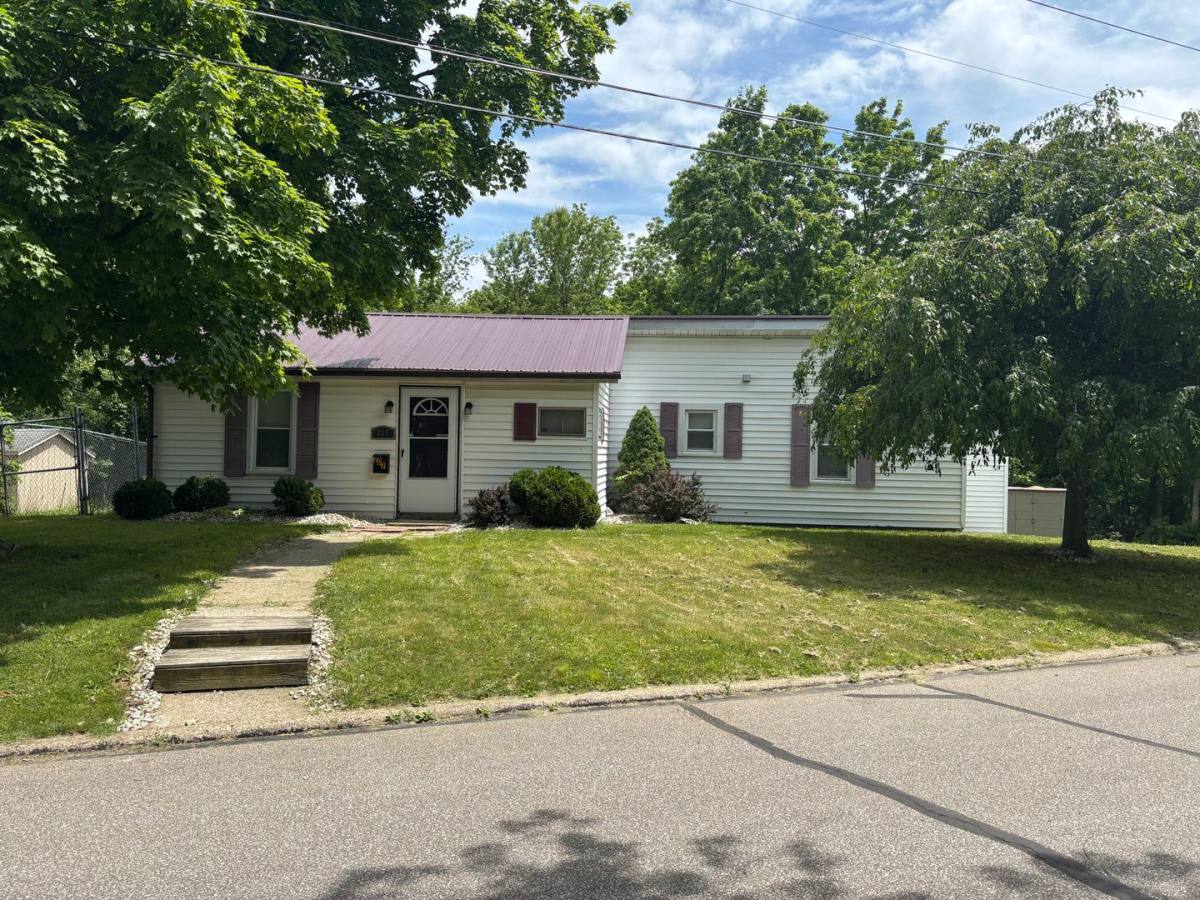 House for rent at 207 Sharon Ave, Ashland, OH 44805