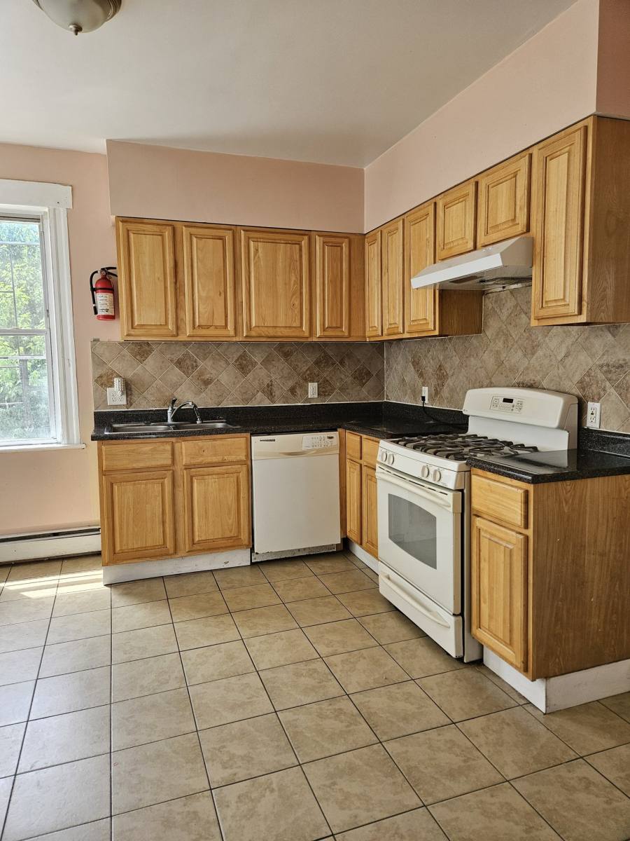 Apartment for rent at 320 Westfield Ave #2, Elizabeth, NJ 07208