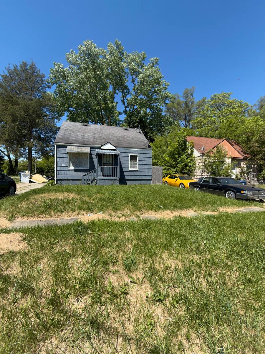 House for rent at 3501 Milbourne Ave, Flint, MI 48504