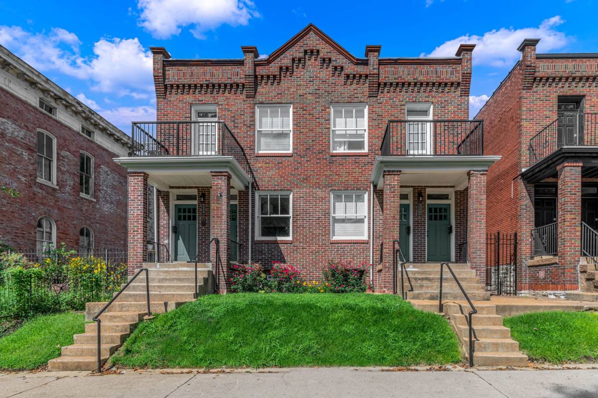 Apartment for rent at 3325-3327 Demenil Place #3325 2FL, Saint Louis, MO 63118
