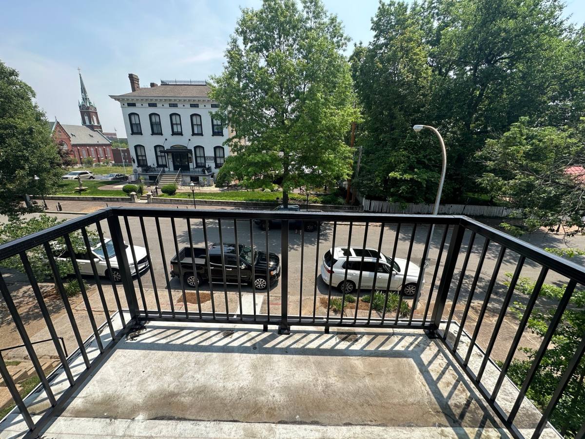 Apartment for rent at 3325-3327 Demenil Place #3325 2FL, Saint Louis, MO 63118