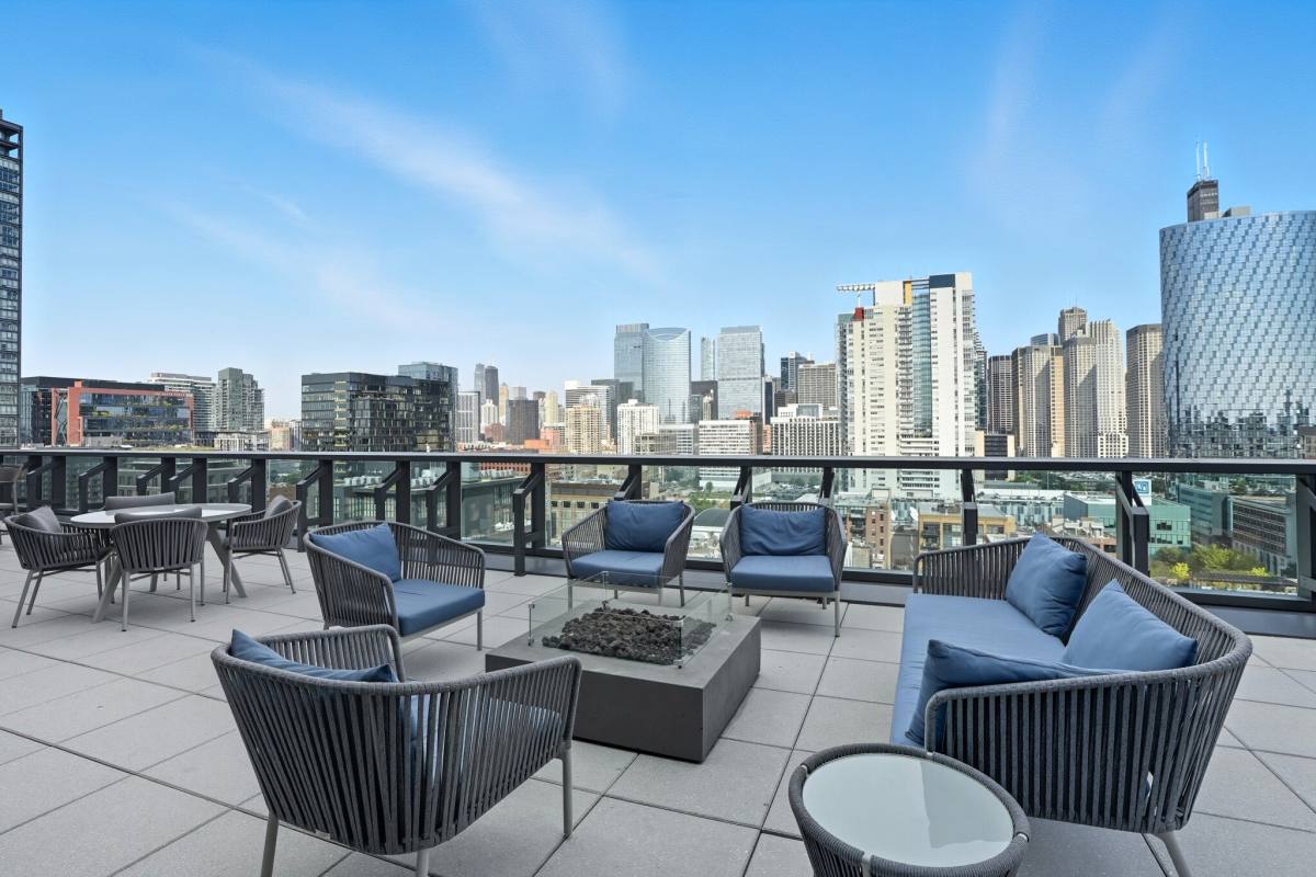 Apartment for rent at 959 W Washington Blvd, Chicago, IL 60607