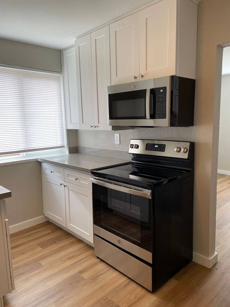 Apartment for rent at 111 10th St SE #4, Auburn, WA 98002