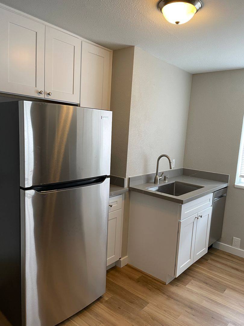 Apartment for rent at 111 10th St SE #4, Auburn, WA 98002