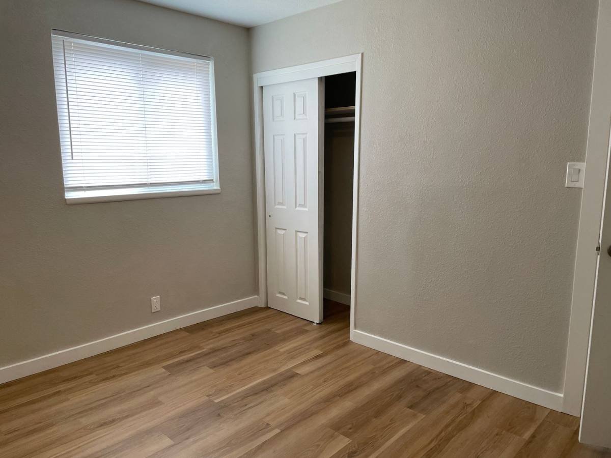 Apartment for rent at 111 10th St SE #4, Auburn, WA 98002