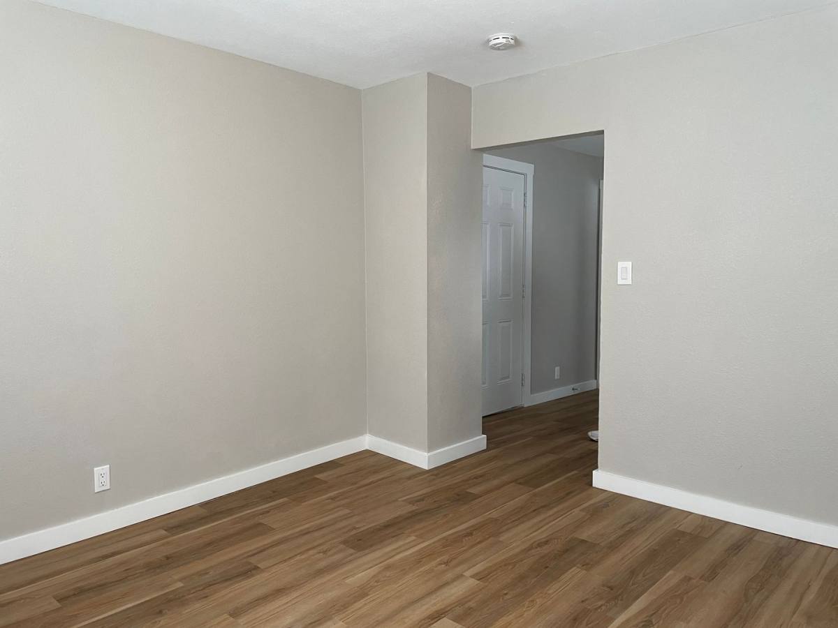 Apartment for rent at 111 10th St SE #4, Auburn, WA 98002