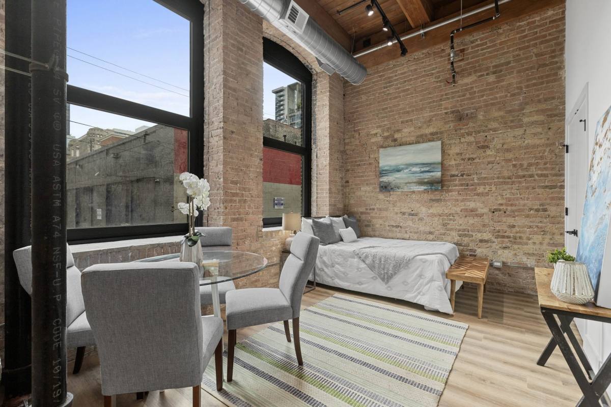Apartment for rent at 163 W Ohio St, Chicago, IL 60654