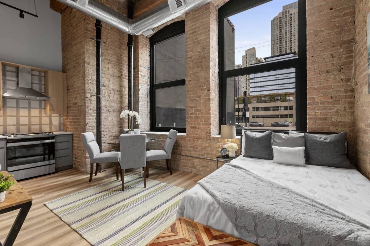 Apartment for rent at 163 W Ohio St, Chicago, IL 60654