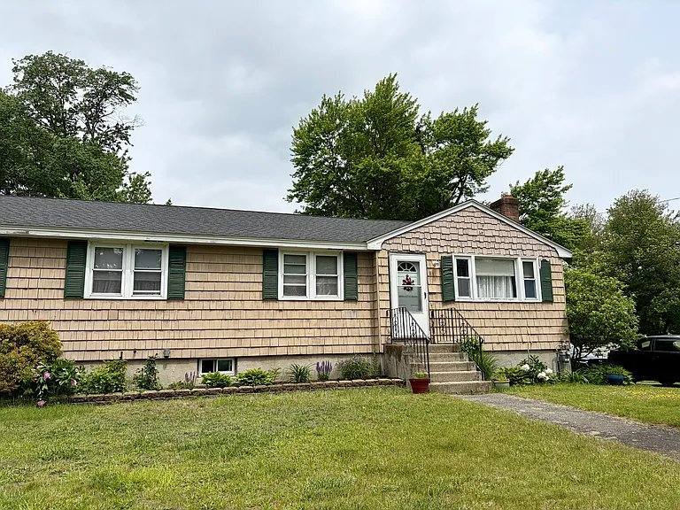 House for rent at 11 Lasallette Rd, Billerica, MA 01821