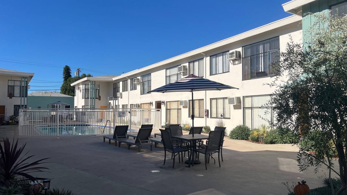 Apartment for rent at 4475 Murietta Ave #18, Sherman Oaks, CA 91423