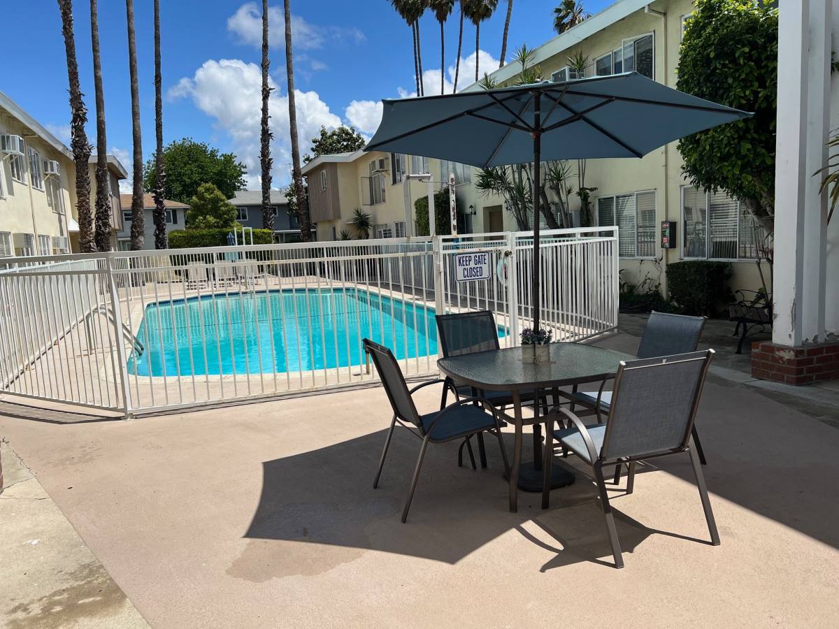 Apartment for rent at 4475 Murietta Ave #18, Sherman Oaks, CA 91423