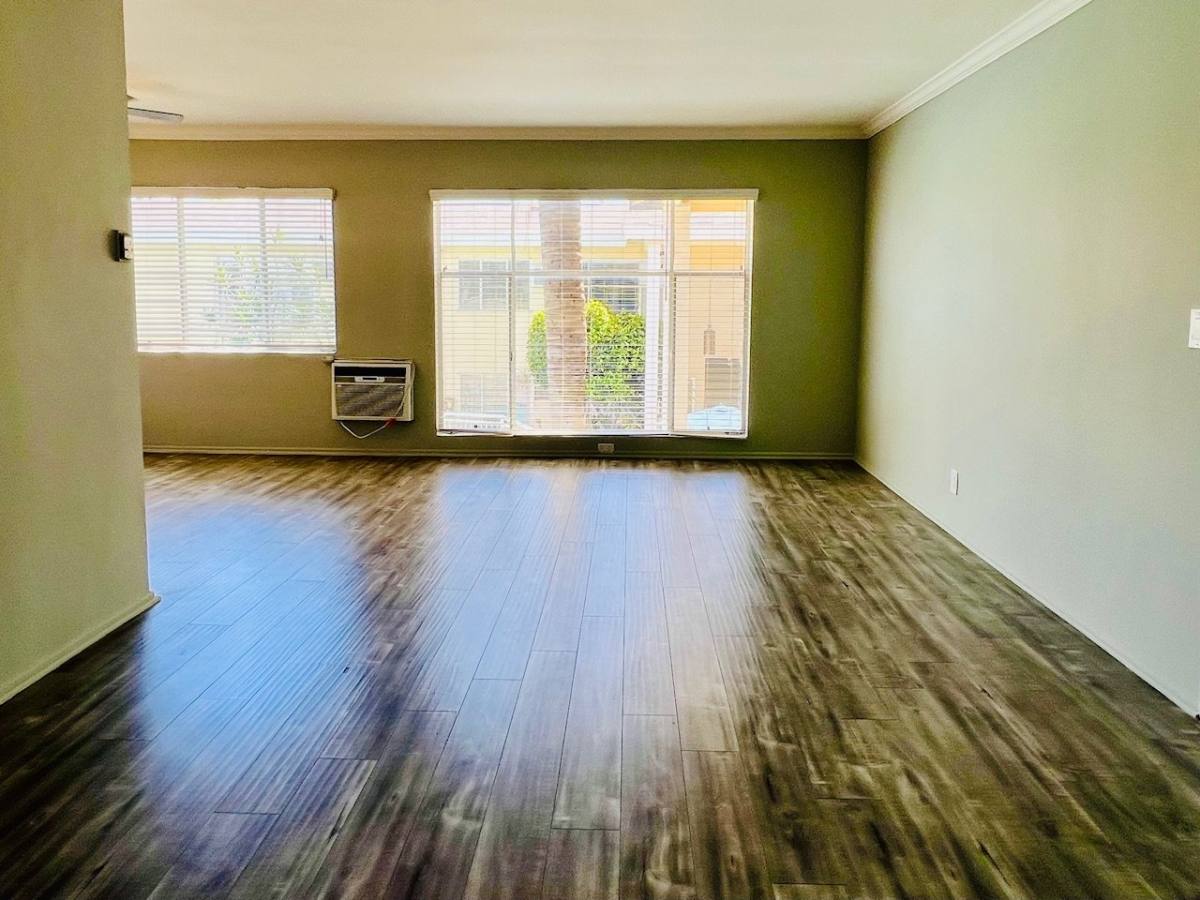 Apartment for rent at 4475 Murietta Ave #18, Sherman Oaks, CA 91423