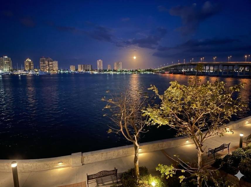Apartment for rent at 2640 Lake Shore Dr #309, West Palm Beach, FL 33404