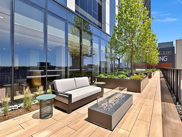 Apartment for rent at 1109 W Van Buren St, Chicago, IL 60607