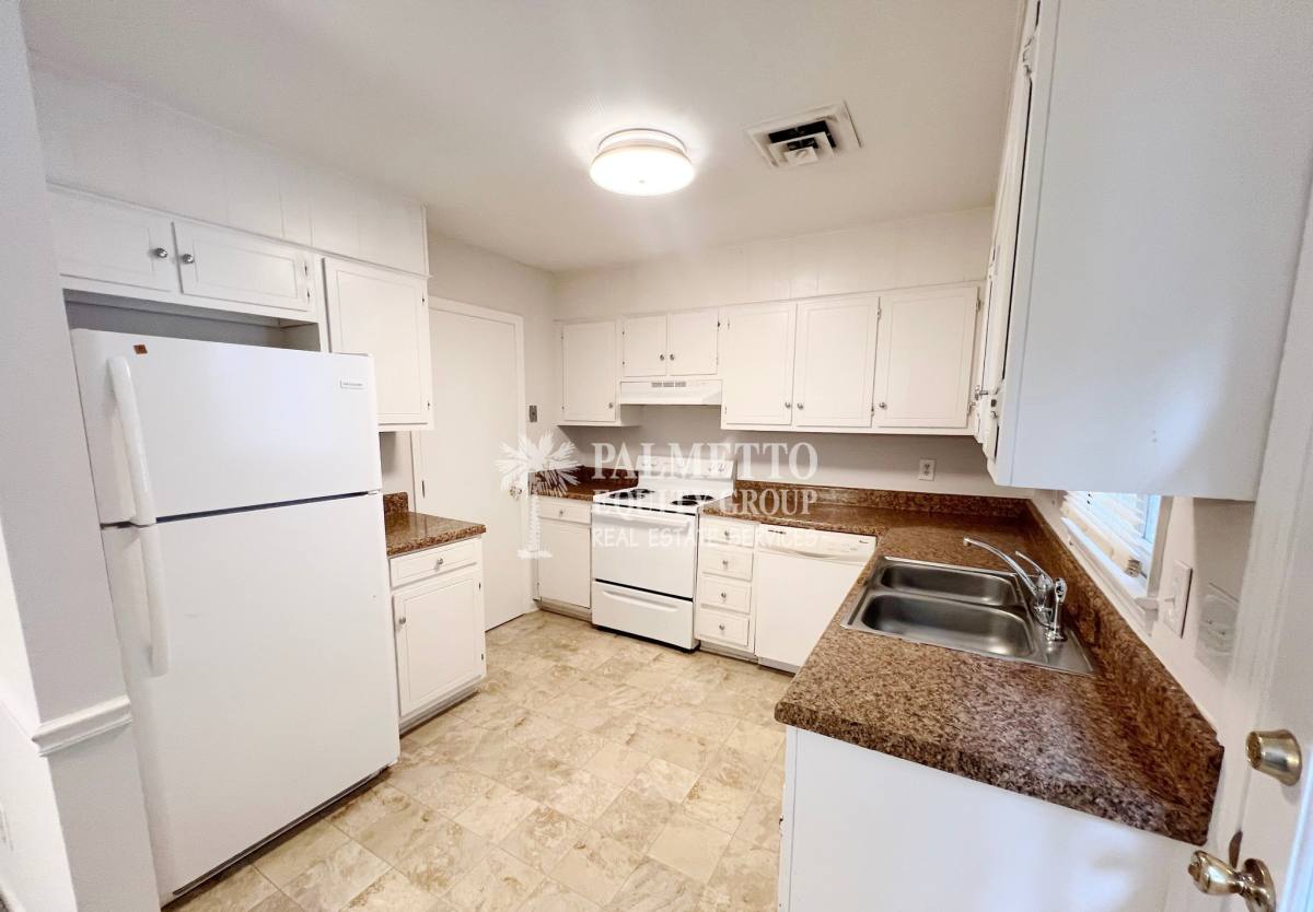 Townhouse for rent at 1103 W Bessemer Ave #B, Greensboro, NC 27408