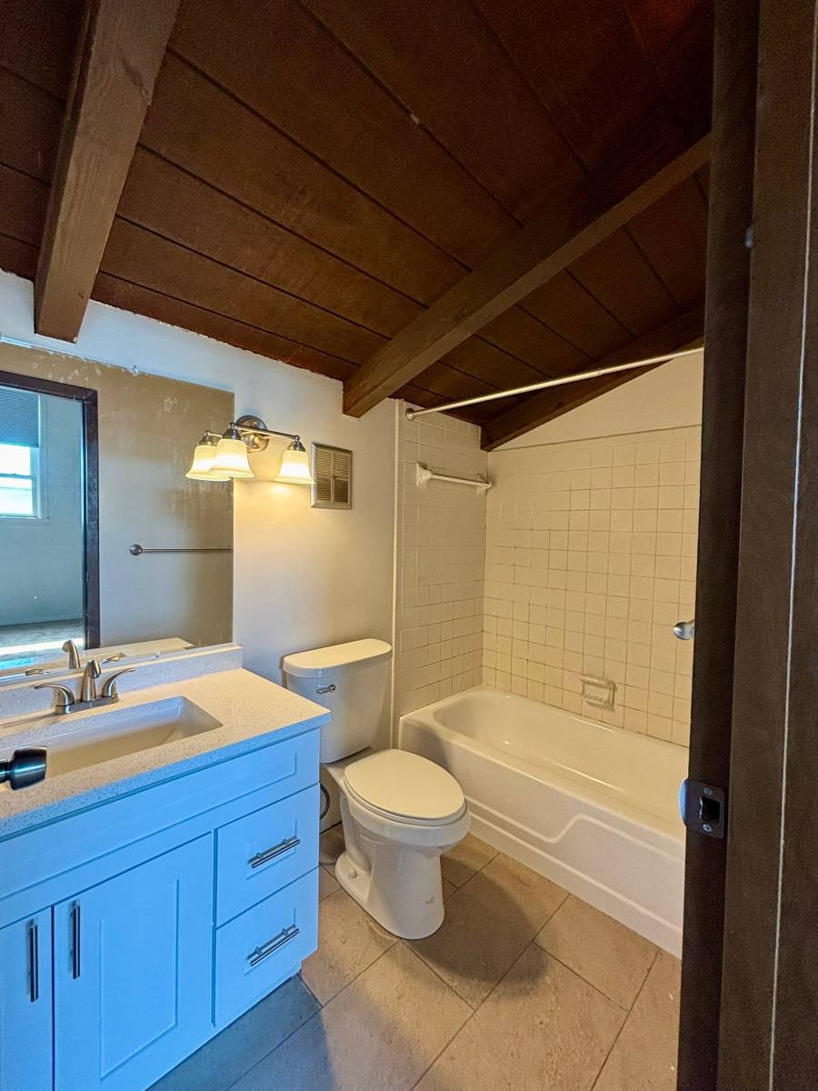 Townhouse for rent at 4 Concord Court, Tonawanda, NY 14150
