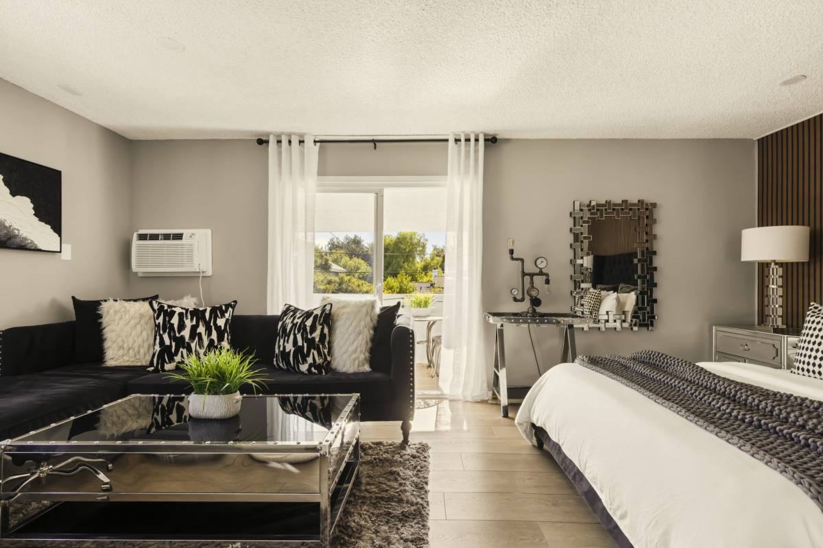 Apartment for rent at 7355 Garden Grove Ave #1, Reseda, CA 91335