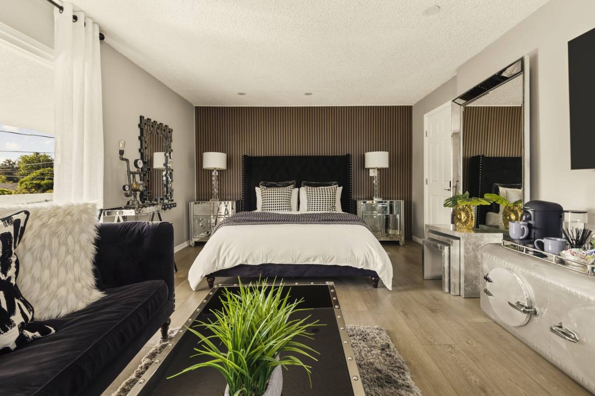 Apartment for rent at 7355 Garden Grove Ave #1, Reseda, CA 91335