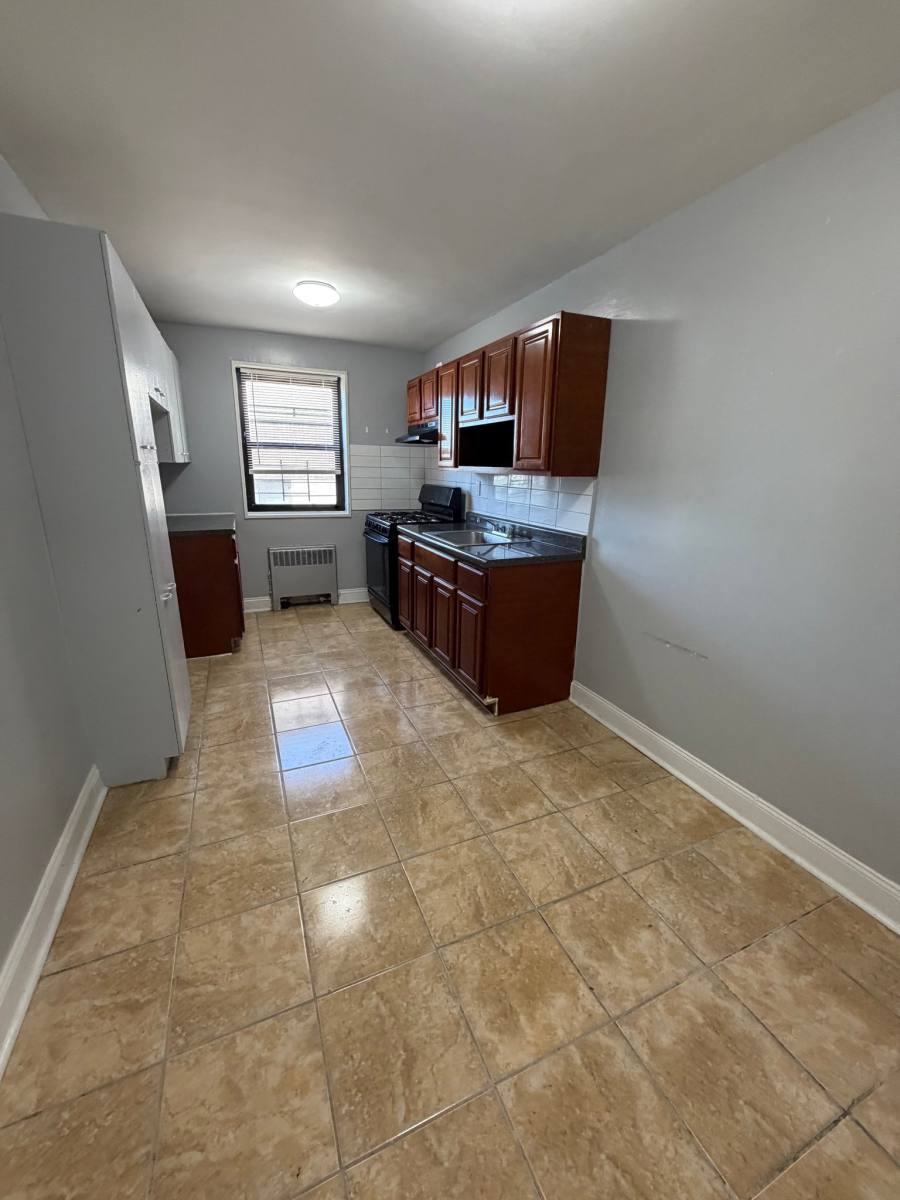 Apartment for rent at 56 S Munn Ave #7G, East Orange, NJ 07018