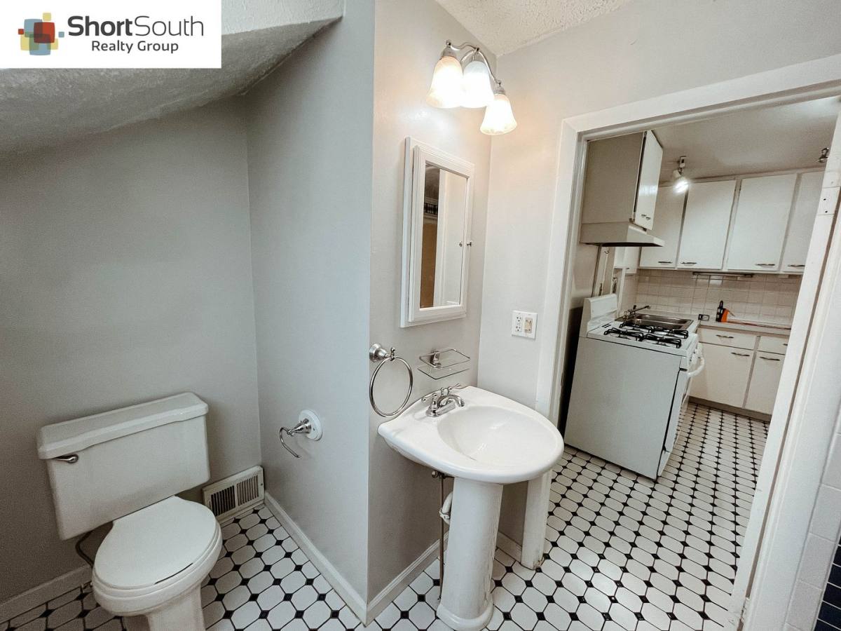 Apartment for rent at 235 Lafayette Ave NE, Grand Rapids, MI 49503