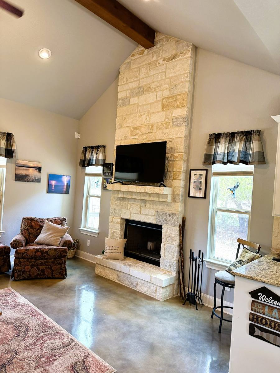 House for rent at 186 Lakeview, Pipe Creek, TX 78063