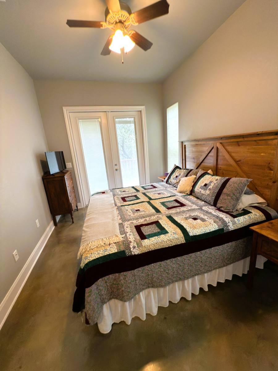 House for rent at 186 Lakeview, Pipe Creek, TX 78063