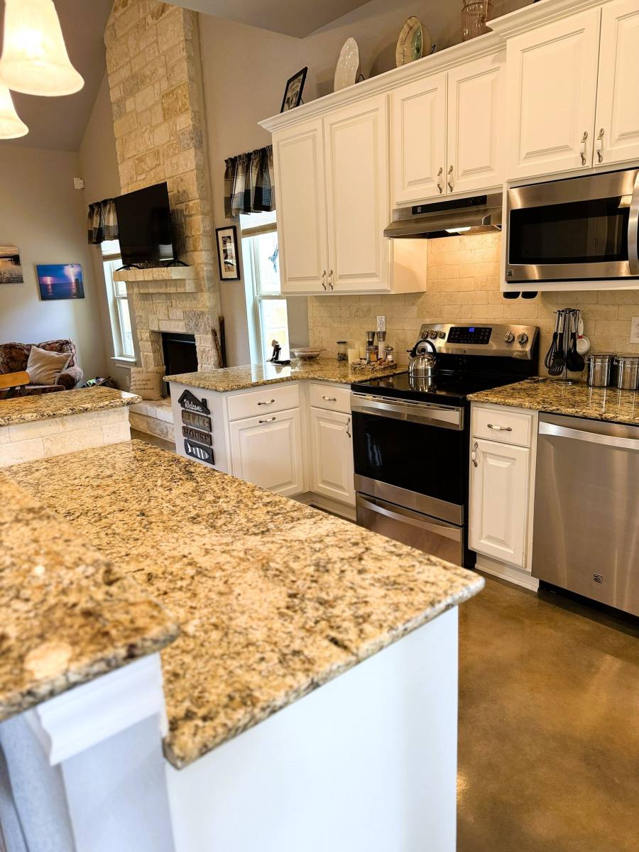 House for rent at 186 Lakeview, Pipe Creek, TX 78063