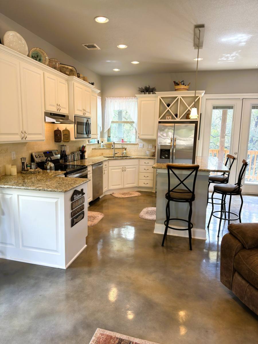House for rent at 186 Lakeview, Pipe Creek, TX 78063
