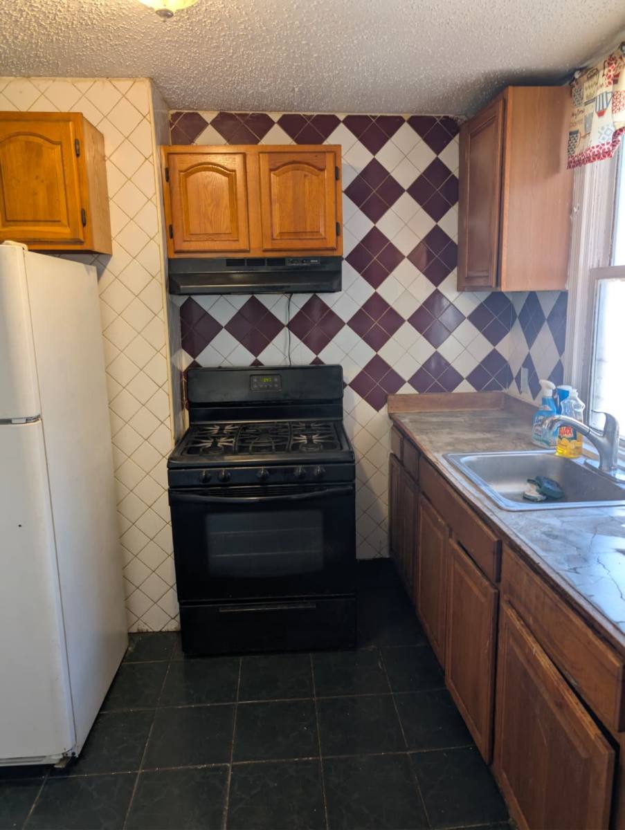Apartment for rent at 76 Grove Ave #2, Staten Island, NY 10302
