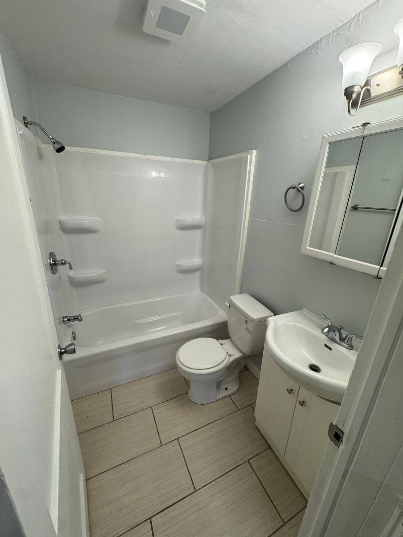 Apartment for rent at 704 W Monroe St #A, Bloomington, IL 61701