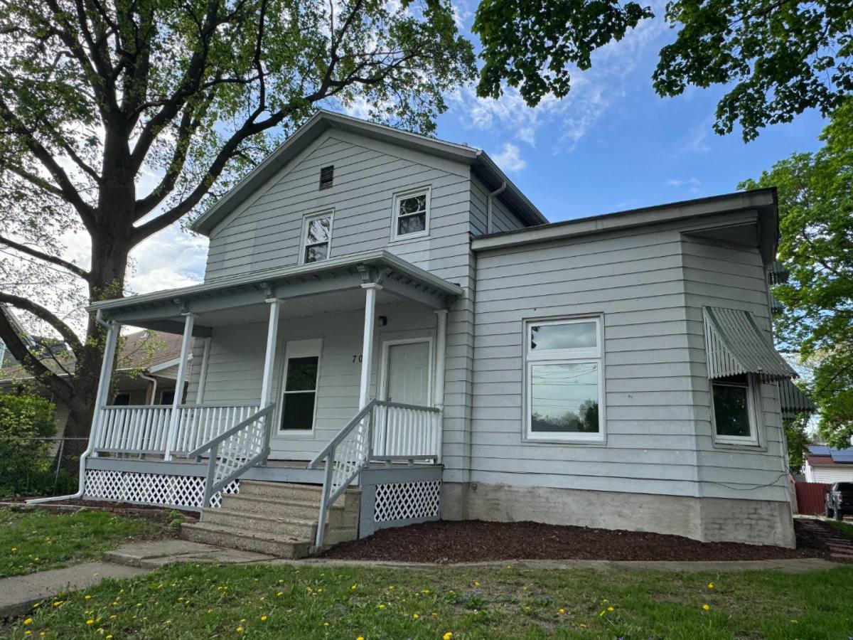 Apartment for rent at 704 W Monroe St #A, Bloomington, IL 61701
