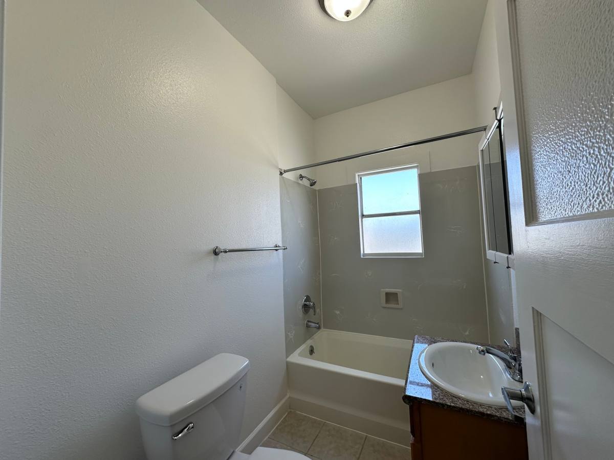 Apartment for rent at 624 Brooklyn Ave #209, Oakland, CA 94606