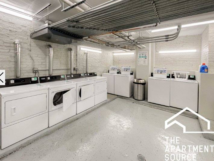 Apartment for rent at 623 W Melrose St #5, Chicago, IL 60657