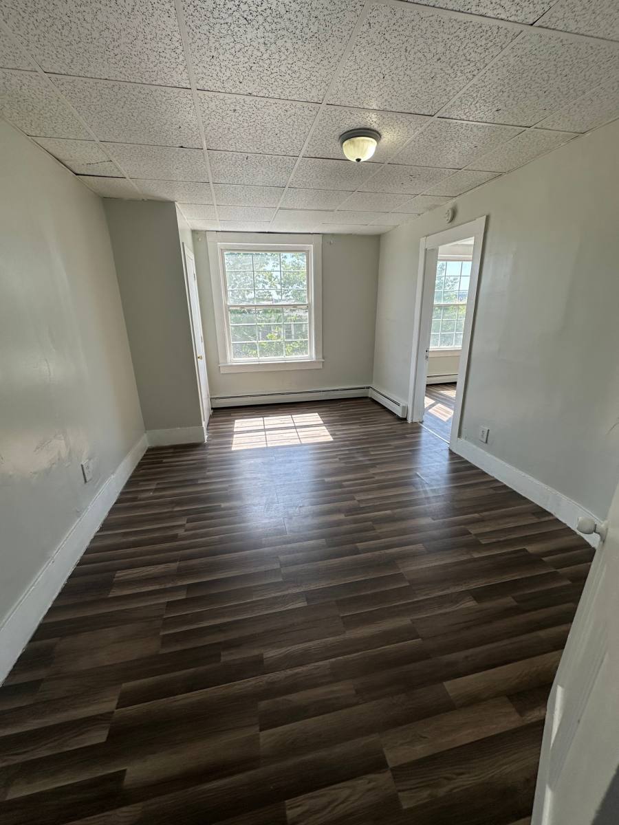 Apartment for rent at 54 Knox St #3, Lewiston, ME 04240