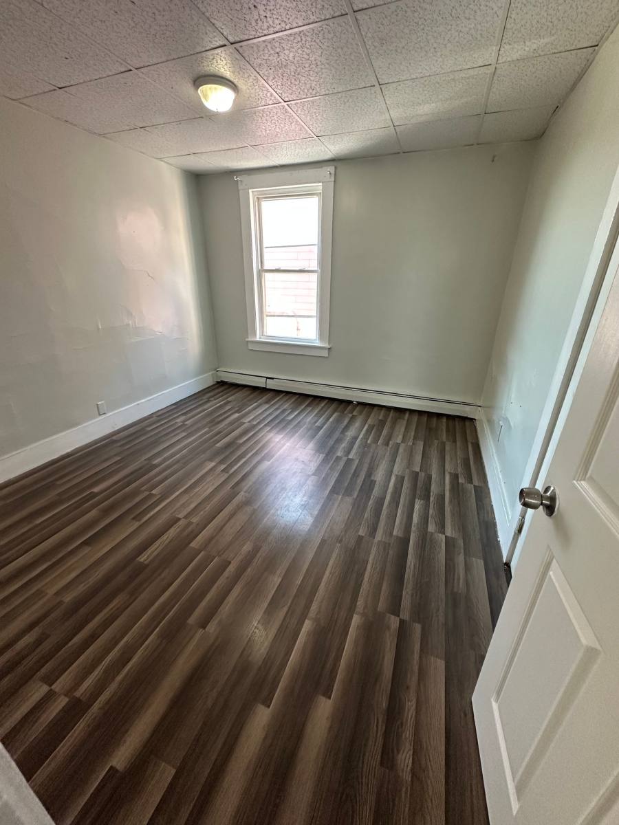 Apartment for rent at 54 Knox St #3, Lewiston, ME 04240