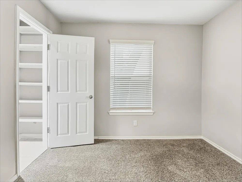 Townhouse for rent at 213 W 5th St, Weatherford, TX 76086
