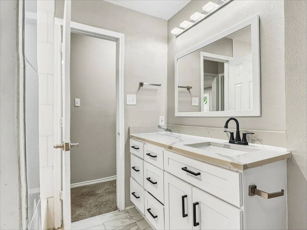 Townhouse for rent at 213 W 5th St, Weatherford, TX 76086