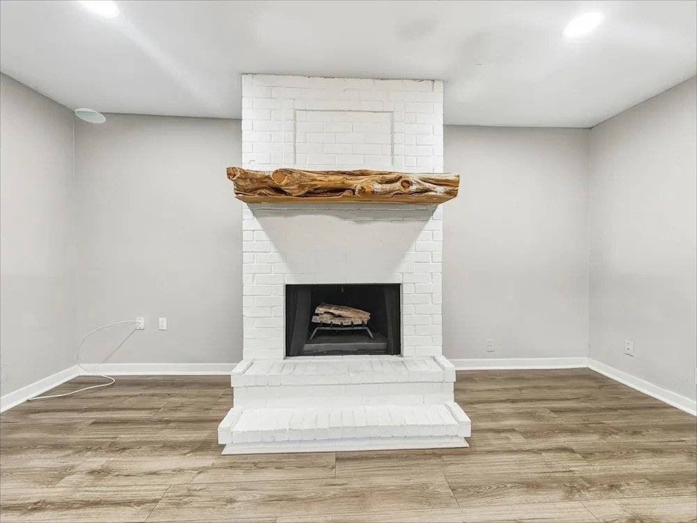 Townhouse for rent at 213 W 5th St, Weatherford, TX 76086