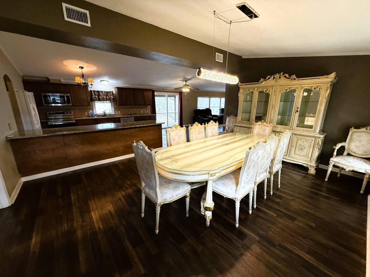 House for rent at 212 Thornton Lane, Pipe Creek, TX 78063