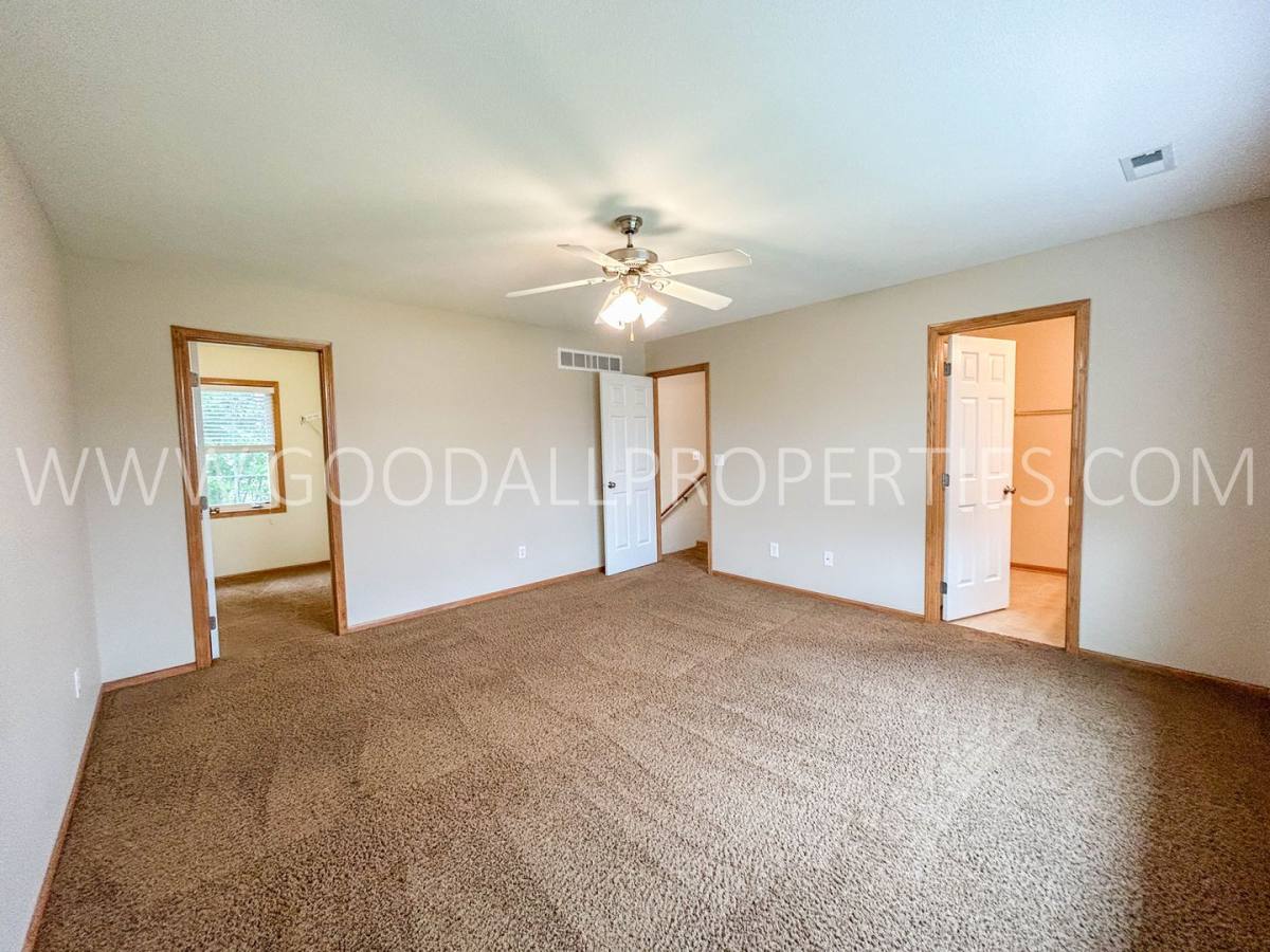 House for rent at 9450 Red Sunset Dr, West Des Moines, IA 50266