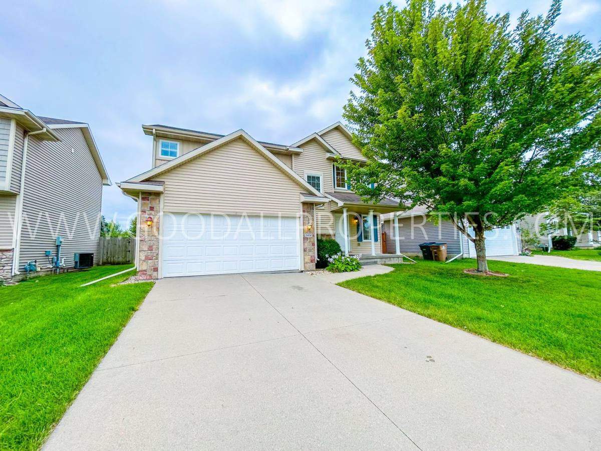 House for rent at 9450 Red Sunset Dr, West Des Moines, IA 50266