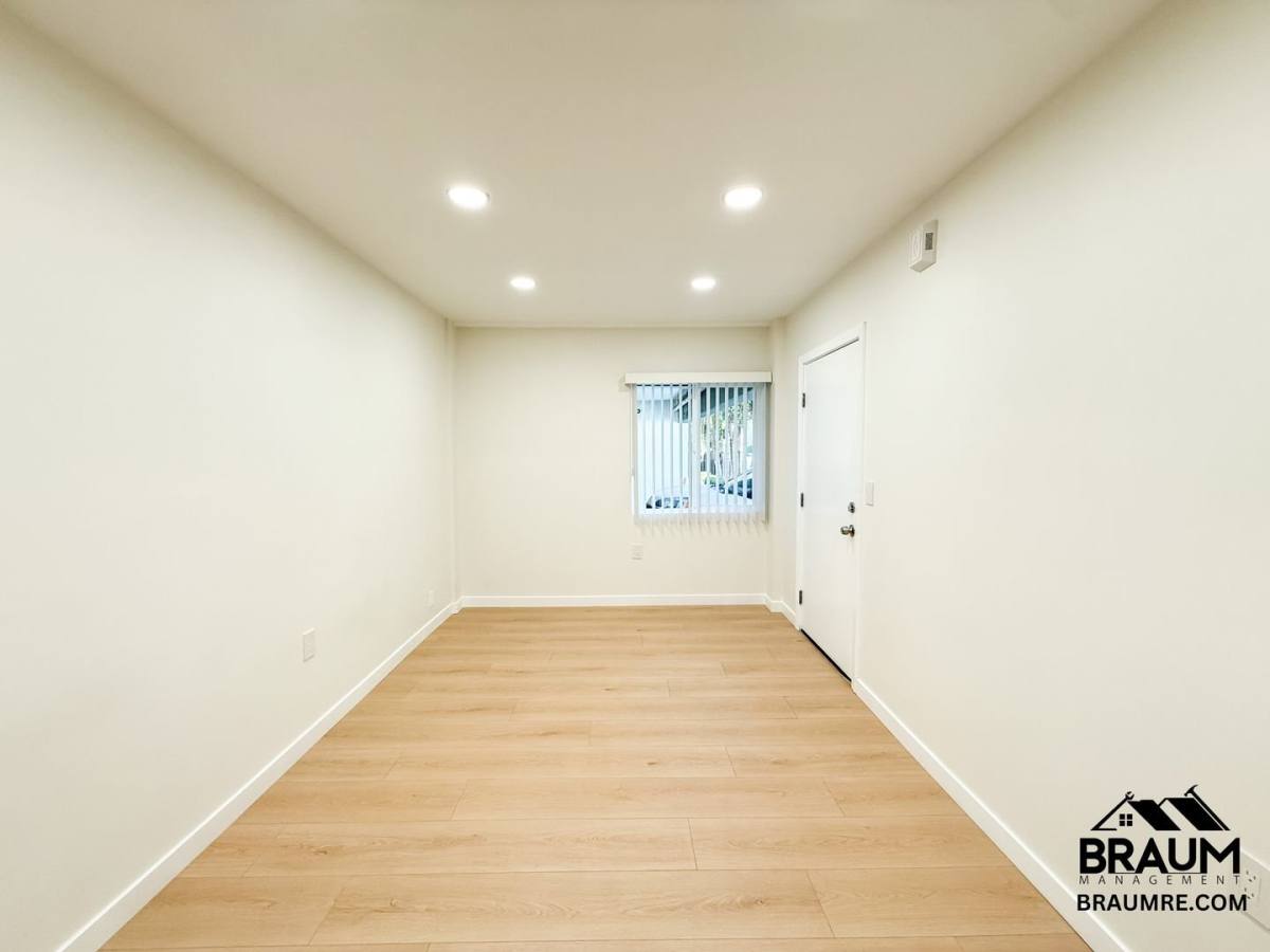 Apartment for rent at 15634 Leadwell Ave #13, Van Nuys, CA 91406